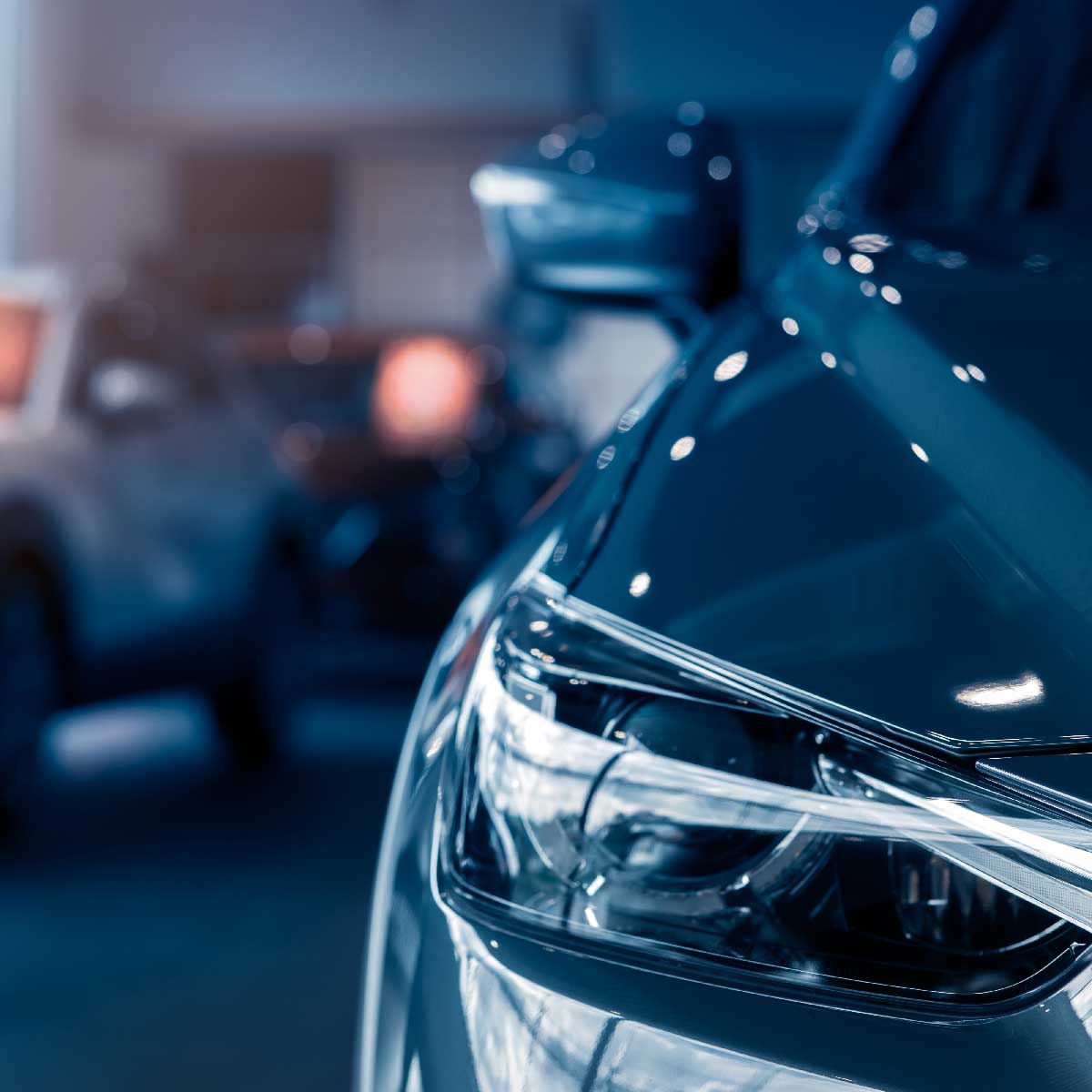 Zoom sur une voiture dans une concession